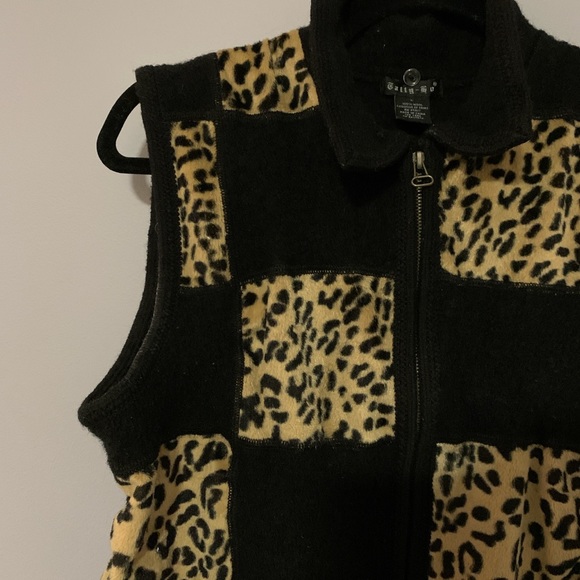Wool cheetah print vest 🖤🌶 - Picture 4 of 4